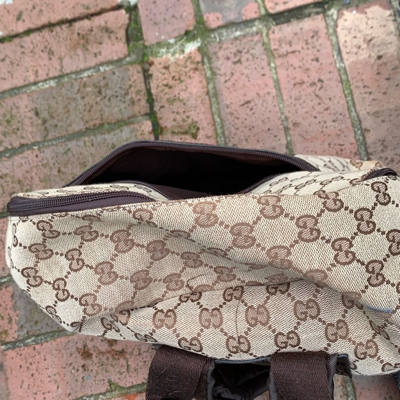 This is a real Gucci bookbag!! - Picture 3 of 6